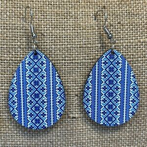NWT Blue and white cross stitch pattern earrings